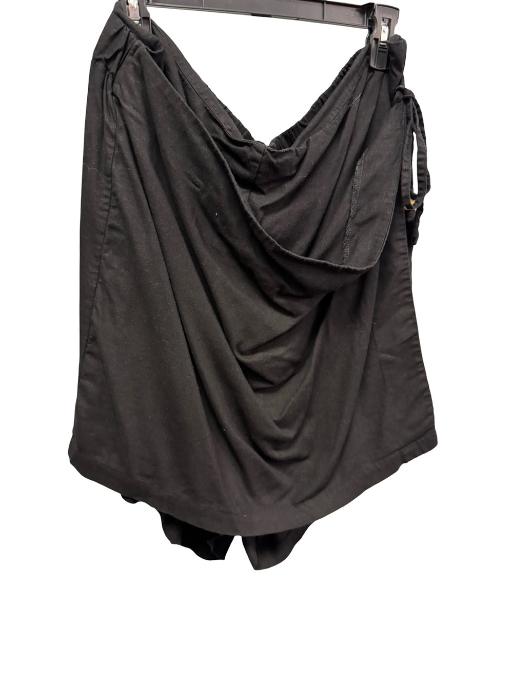1057 / Eloquii Black Shorts with front cover up Size 24